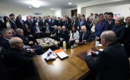 Cumhurbaşkanı Erdoğan’dan Meclis’te sürpriz görüşme! İşte o tarihi fotoğraf