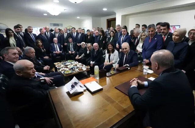 Cumhurbaşkanı Erdoğan’dan Meclis’te sürpriz görüşme! İşte o tarihi fotoğraf