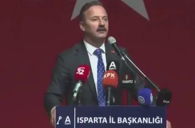 Depreme kürsüde yakalanan Yavuz Ağıralioğlu’ndan bomba tepki: Tayyip Bey aleyhine konuşunca böyle oluyor