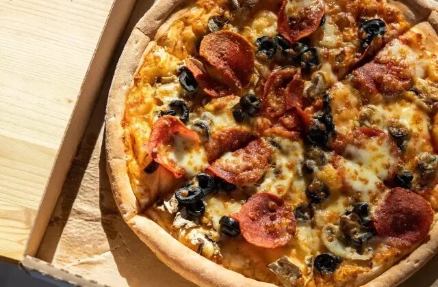 Dünyaca ünlü pizzacı şubelerini teker teker kapatıyor