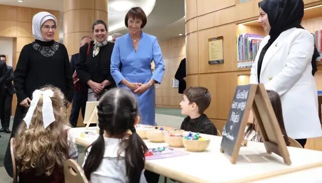 Emine Erdoğan, Almanya Başbakanı eşini Cumhurbaşkanlığı Millet Kütüphanesi’nde ağırladı