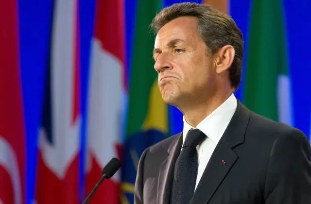 Eski Fransa Cumhurbaşkanı Sarkozy cezaevine giriyor