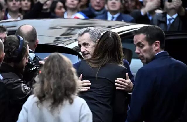 Hapse girecek eski Fransa Cumhurbaşkanı Sarkozy’den salvolar