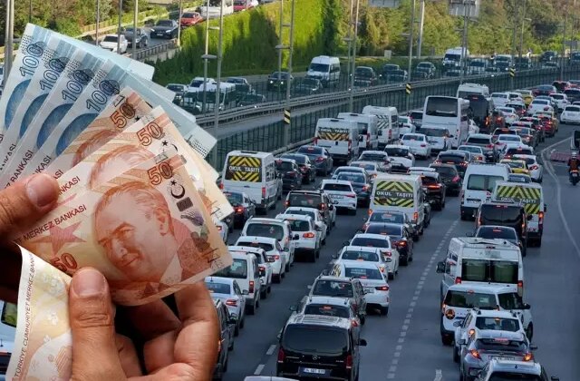 Eski tip ehliyet yenileme süresi doluyor! Bu tarihe kadar yaptıran 7 bin TL kârda olacak 1 Eski tip ehliyet yenileme süresi doluyor! Bu tarihe kadar yaptıran 7 bin TL kârda olacak