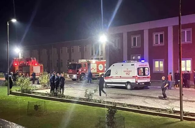 Çerkezköy’de fabrikada yangın: 2 kişi hastaneye kaldırıldı