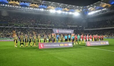 Fenerbahçe-Karagümrük maçında olay! Hakeme tepki gösteren Süleyman Hurma stadı terk etti