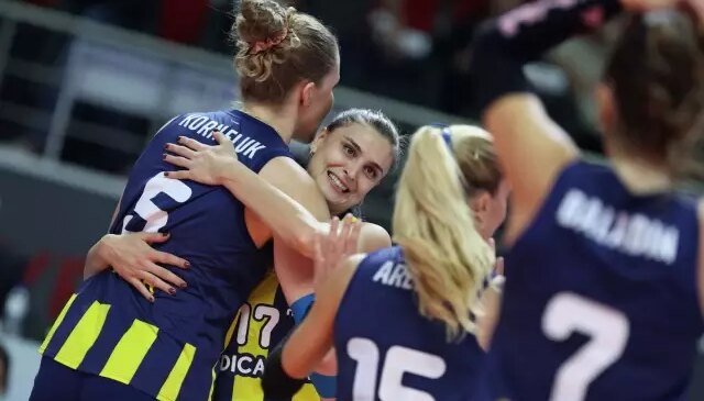 Fenerbahçe Medicana, Vodafone Sultanlar Ligi’nde Beşiktaş Ayos’a set vermedi