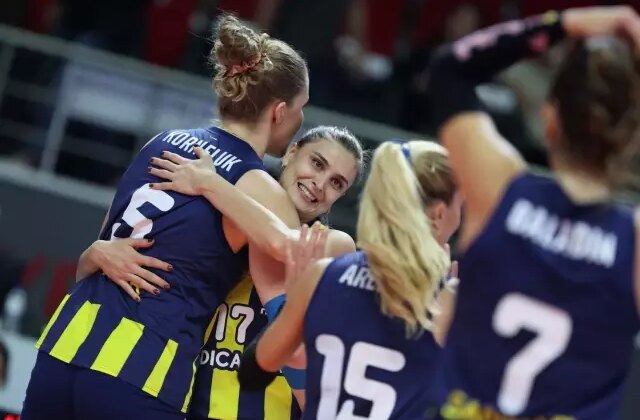 Fenerbahçe Medicana, Vodafone Sultanlar Ligi'nde Beşiktaş Ayos'a set vermedi 1 Fenerbahçe Medicana, Vodafone Sultanlar Ligi’nde Beşiktaş Ayos’a set vermedi