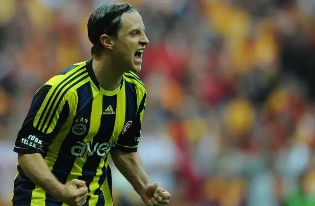 Fenerbahçe’nin eski yıldızı Reto Ziegler futbolu bıraktı