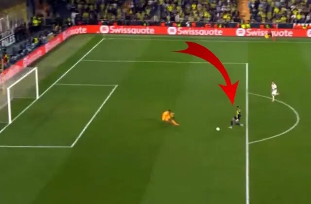 Fenerbahçe taraftarını çıldırtan pozisyon