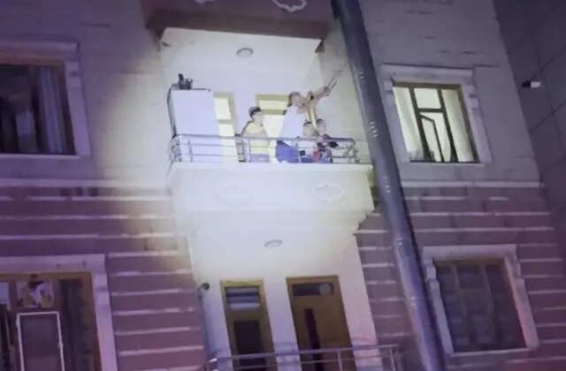 Görmek için gittiği çocuklarına dehşeti yaşattı! Feryadı yürekleri dağladı