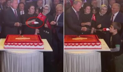 Hulusi Akar’ın küçük çocuğa kılıçla pasta yedirdiği görüntüler ses getirdi