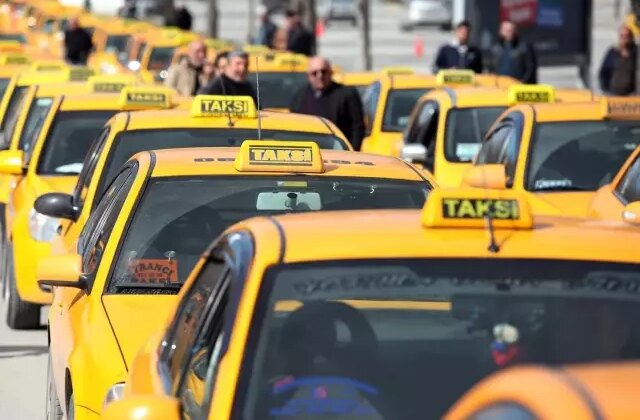 İBB, ihalesini gerçekleştirdiği 250 taksi plakasından 63’ünü sattı