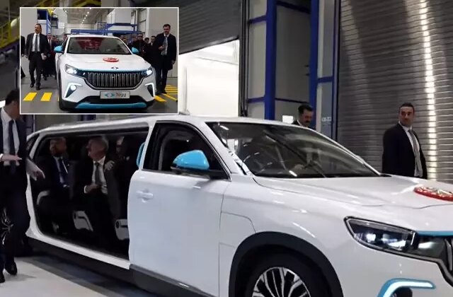 İlk kez görücüye çıktı! Cumhurbaşkanı Erdoğan törene Togg’un özel versiyonu ile geldi