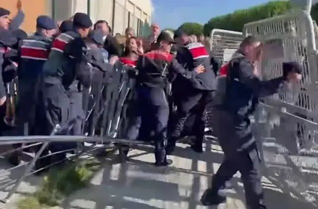 İmamoğlu hakim karşısına çıkıyor! Kalabalıkla jandarma arasında arbede yaşandı