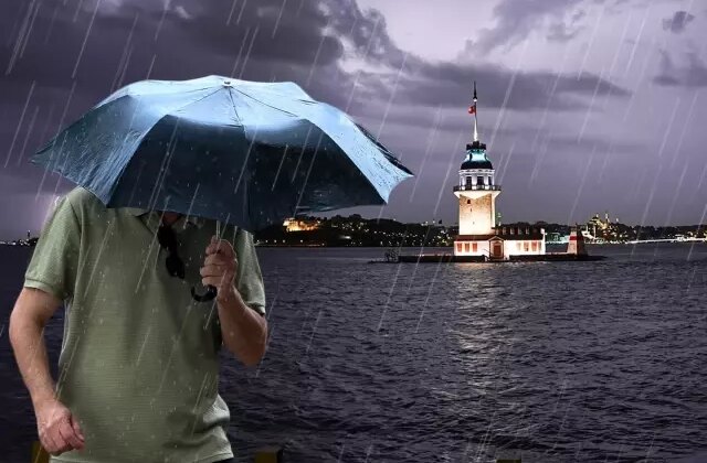 İstanbul'u sağanak vurdu! İstiklal sular altında kaldı, Vatan'da yol çöktü 1 İstanbul’u sağanak vurdu! İstiklal sular altında kaldı, Vatan’da yol çöktü