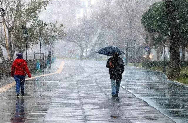 Karla karışık yağmur geliyor! Meteoroloji'den 12 kente sarı kodlu uyarı 1 Karla karışık yağmur geliyor! Meteoroloji’den 12 kente sarı kodlu uyarı