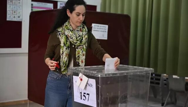 KKTC’de oy verme işlemi başladı! Bir aday saatler kala çekildi