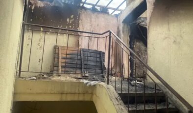 Yangın çıkan çatı katındaki dairede kadın cesedi bulundu