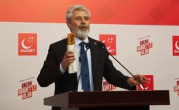 Kürsüye elinde tavuk dürümle çıkıp “Dürümflasyon” hesabı yaptı