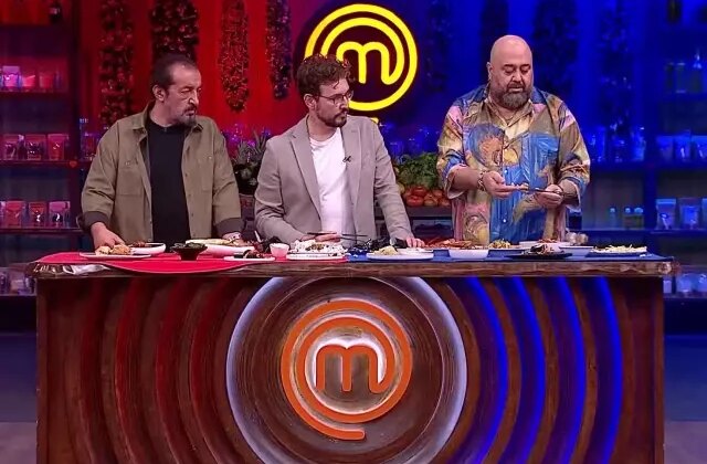 MasterChef 2025'te tansiyon yükseldi: Sert sözler ortamı karıştırdı 1 MasterChef 2025’te tansiyon yükseldi: Sert sözler ortamı karıştırdı