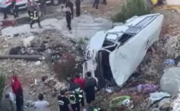 Mersin’de minibüs şarampole yuvarlandı: 5 ölü