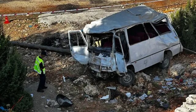 Mersin’de tarım işçilerini taşıyan minibüsün yaptığı kazada ölü sayısı 7’ye yükseldi