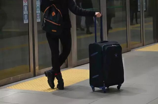 Metroya valizle binenlerden ilave ücret alınacak