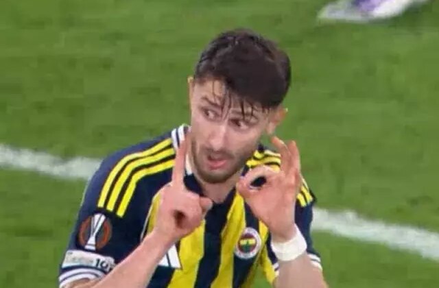 Milyonlar bu görüntüyü konuşuyor! İsmail Yüksek’ten Deniz Undav’ı susturan cevap