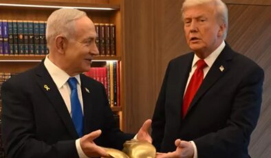 Netanyahu’dan Trump’a dikkat çeken hediye
