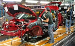 Otomotiv devi 7 fabrikasını kapatıyor! 20 bin kişi işsiz kalacak