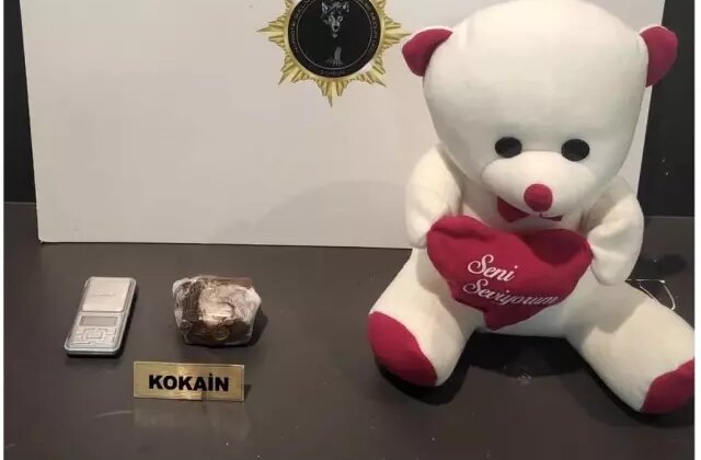 Samsun’da oyuncak ayıda gizlenmiş 150 gram kokain ele geçirildi