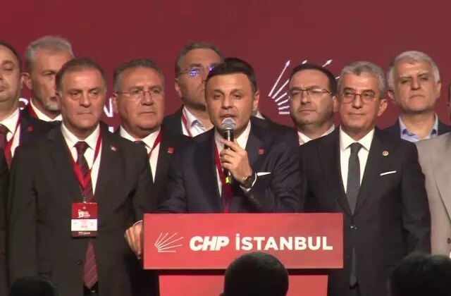 Özgür Çelik oy çokluğu ile yeniden CHP İstanbul İl Başkanı seçildi