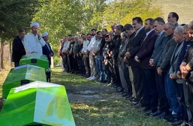 Pazardan mezara: 3 kardeş ve enişteleri yan yana defnedildi
