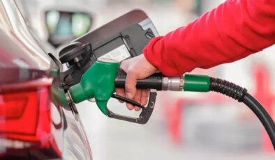 Petrol fiyatı düştü, akaryakıta indirim göründü