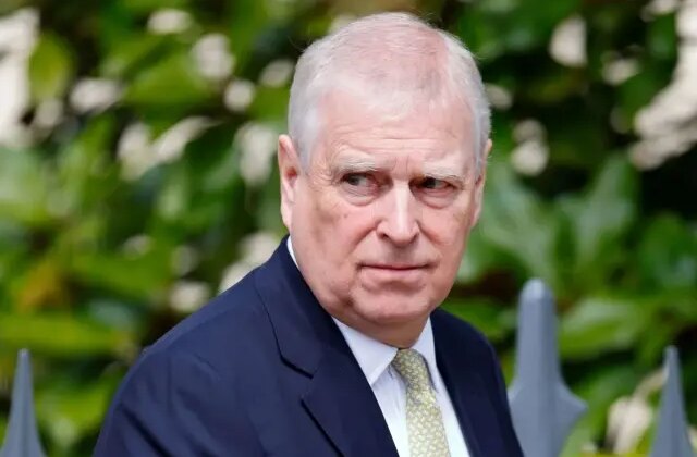 Prens Andrew, taciz iddialarının ardından kraliyet unvanlarından vazgeçti