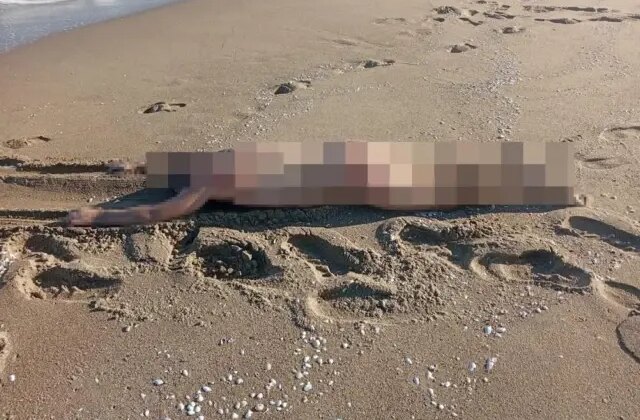 Sakarya Karasu’da sahilde çıplak erkek cesedi bulundu