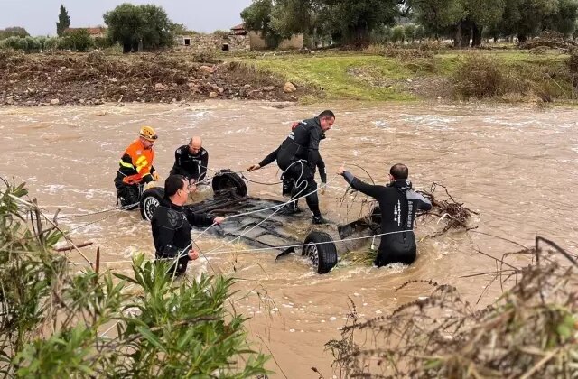 Selin yıkıp geçtiği Foça’da yaşlı adam kayıp
