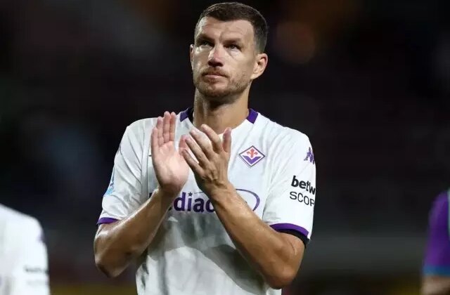 Edin Dzeko bir ülkenin diline düştü