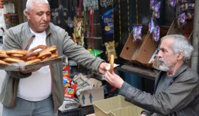 Simit tezgahından memur masasına