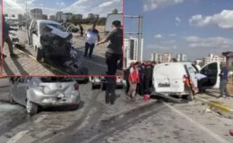 Sivas’ta zincirleme kaza faciası! 1 kişi hayatını kaybetti, 2’si çocuk 4 kişi yaralandı