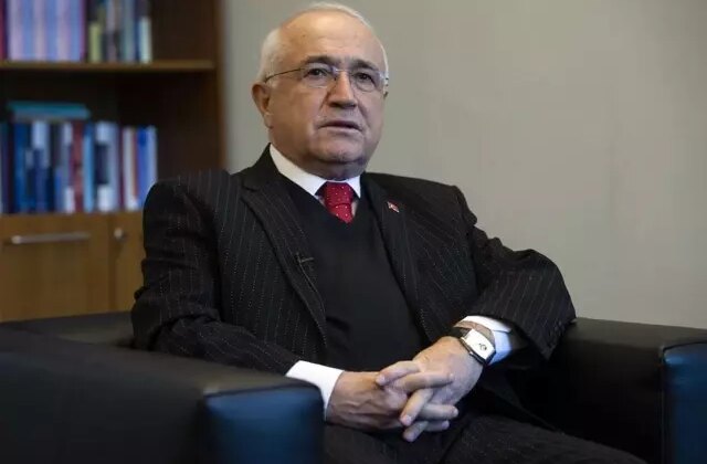 Skandal iddia! Cemil Çiçek’e mesaj attığını sanarken, yanlış kişiden torpil istedi