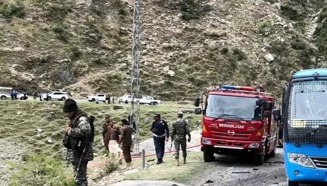 Pakistan’da kamyon uçuruma yuvarlandı: 15 ölü, 8 yaralı