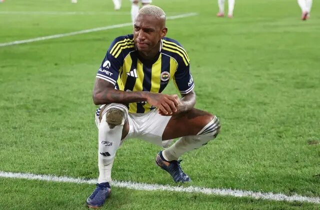 Talisca’dan ayrılık iddialarına jet hızında cevap