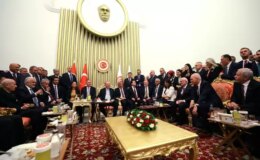 Tarihi fotoğraf! Cumhurbaşkanı Erdoğan, parti liderleriyle bir araya geldi