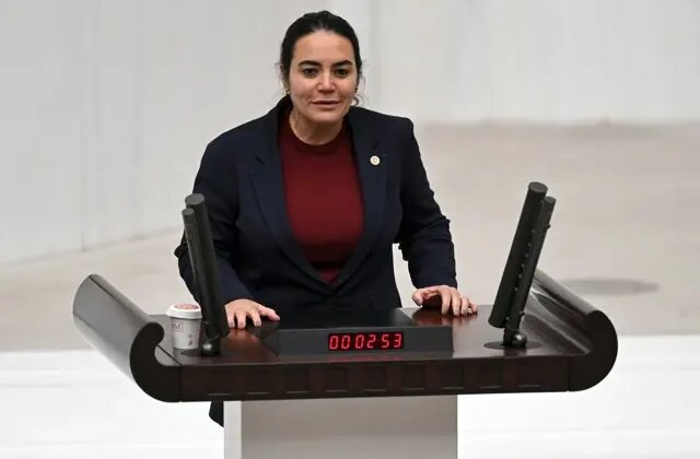 İYİ Partili Türkeş, Kurtulmuş’un Kürtçe konuşmasına tahammül edemedi! Yaptığı çağrı skandal