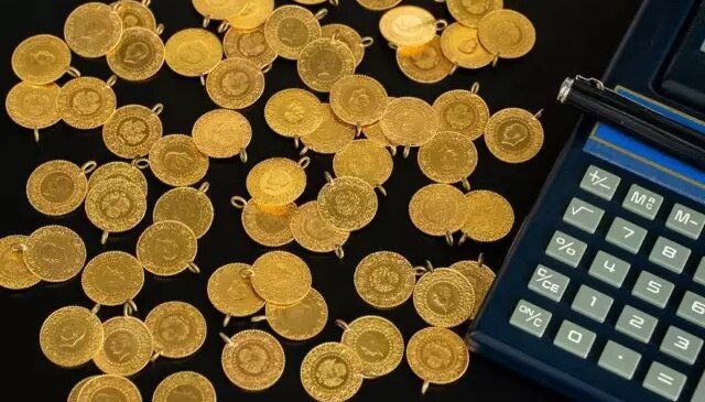 Telefonları susmuyor! Altınını bozduran parasını oraya yatırmaya başladı