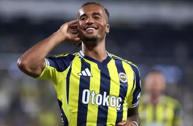 Tüm fotoğraflarını kaldıran Archie Brown’dan bomba paylaşım