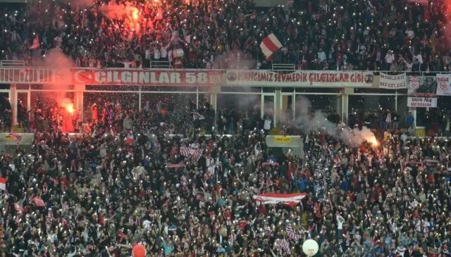 Türk futbolunun köklü kulübüne şok ceza