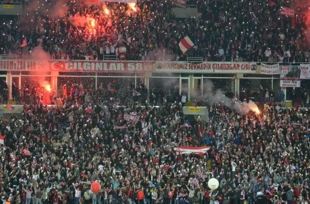 Türk futbolunun köklü kulübüne şok ceza